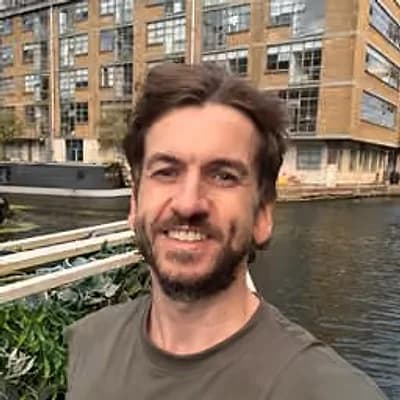 Photo of Dr Colin Kelly